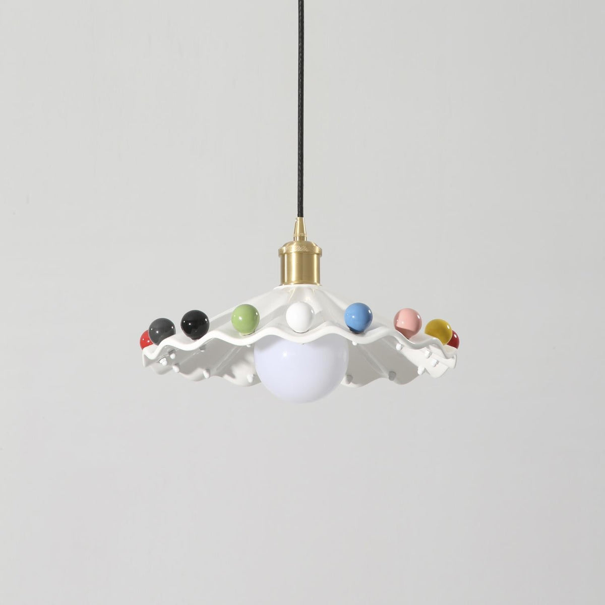 Solvira hanglamp met golfvormige keramische kap