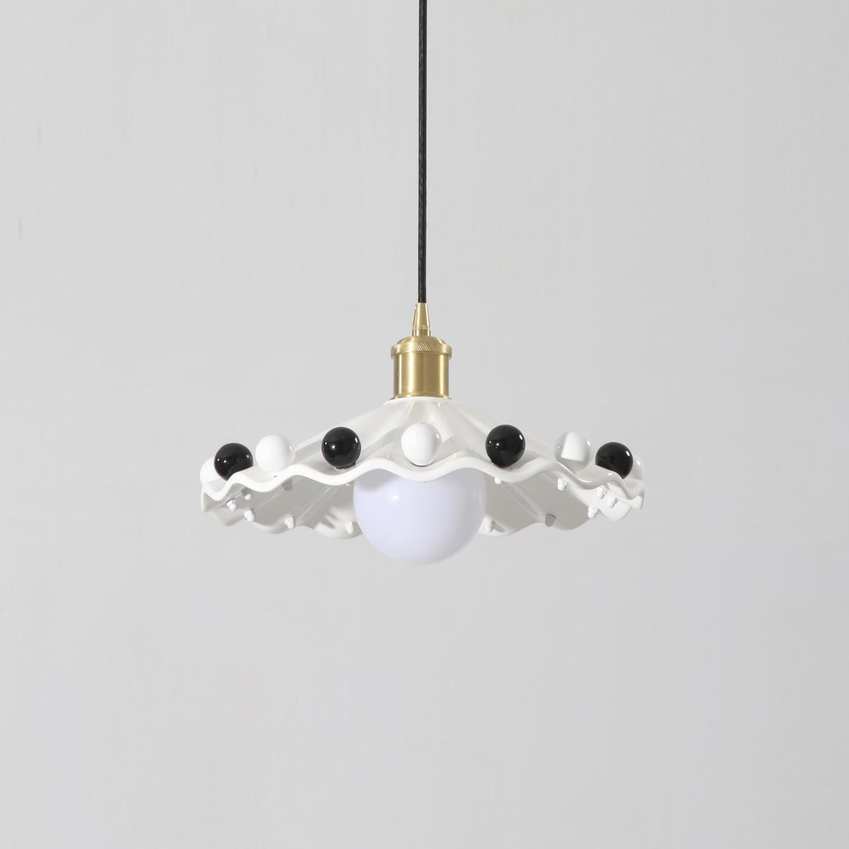 Solvira hanglamp met golfvormige keramische kap