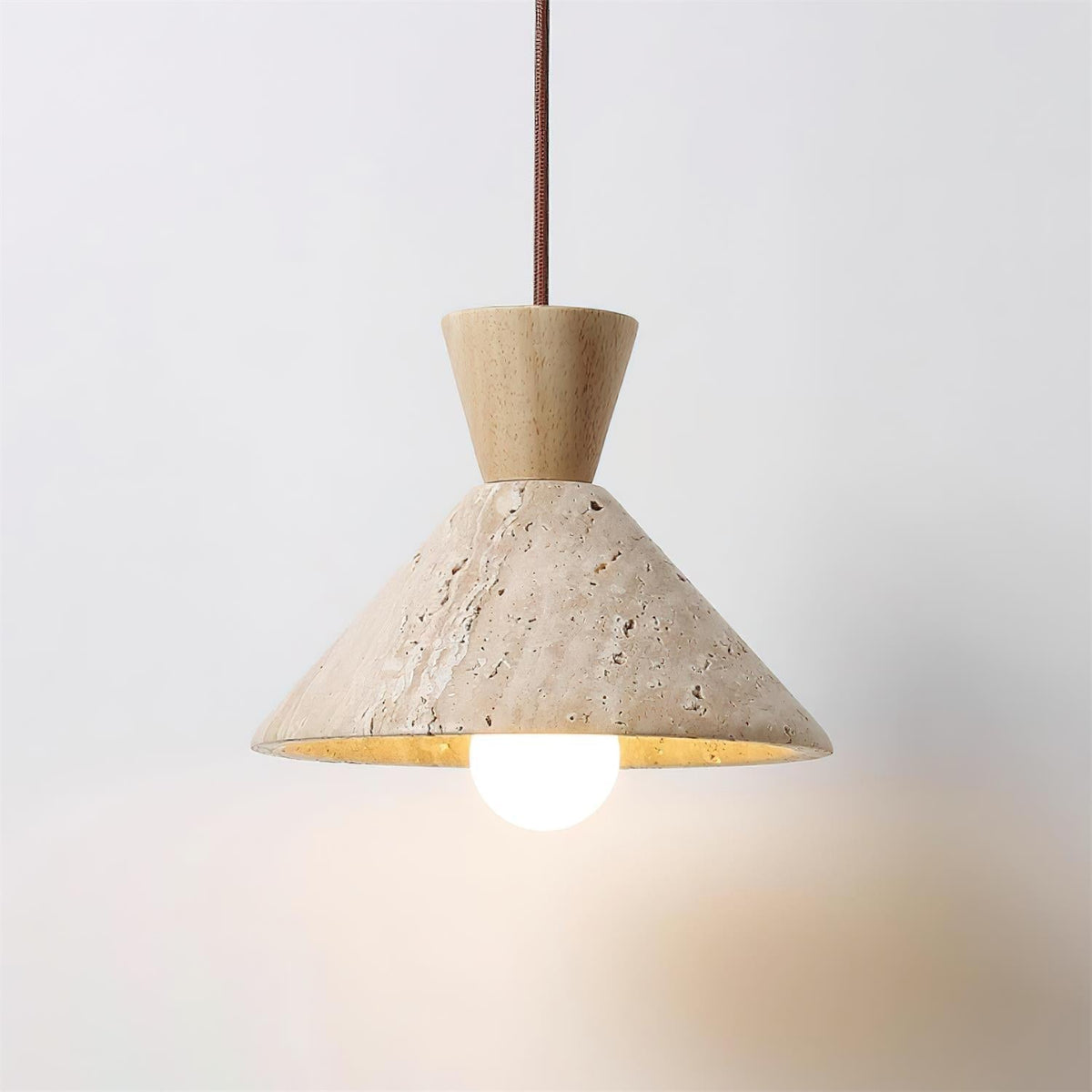 Caliva hanglamp met travertin kap in natuurlijke walnootkleur