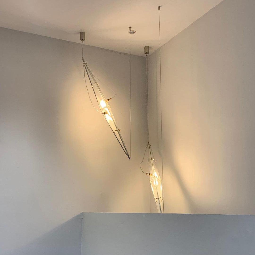 Adan moderne hanglamp met minimalistisch kunstwerk