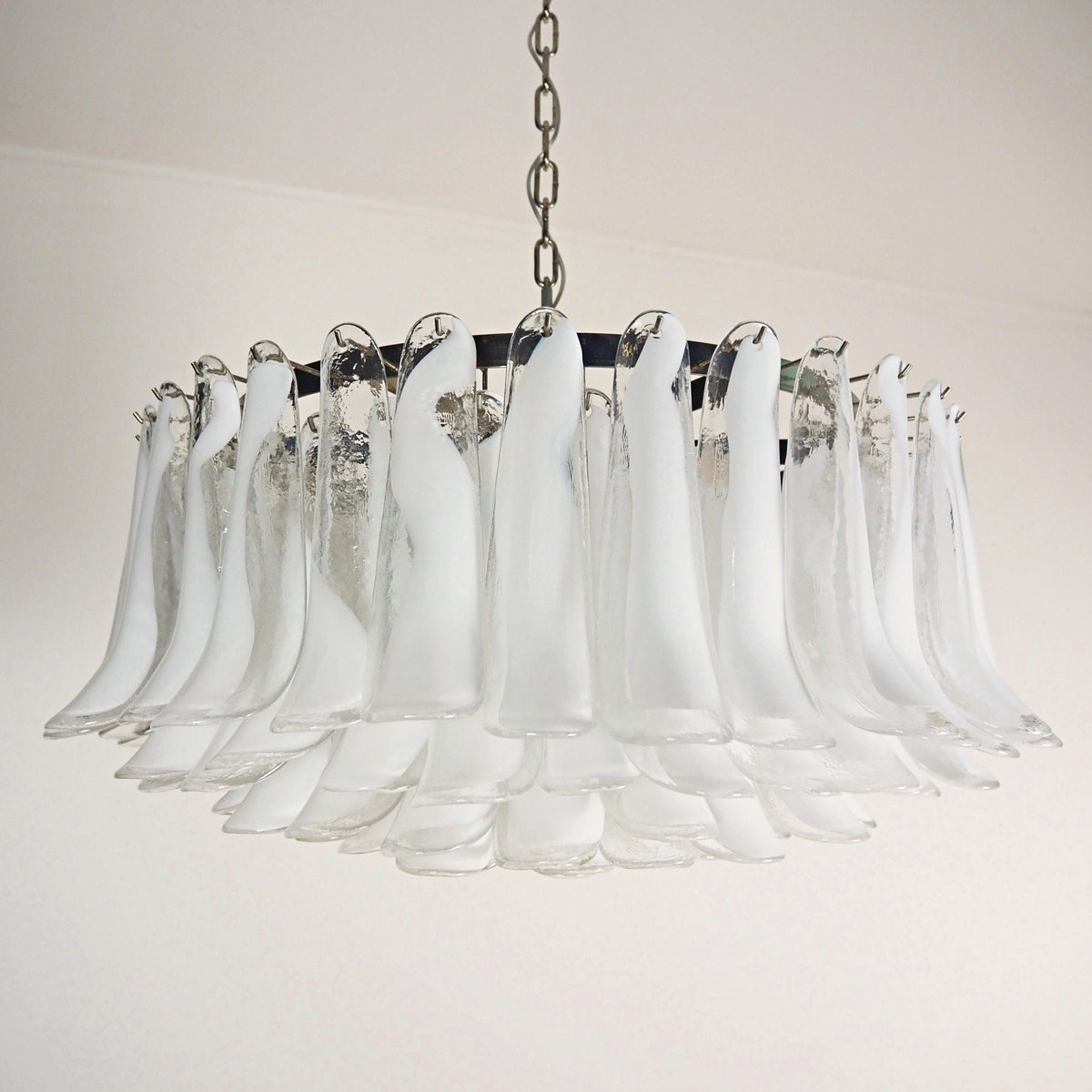 Thalion Kroonluchter Wit Murano-glas Bloemblaadjes Elegant
