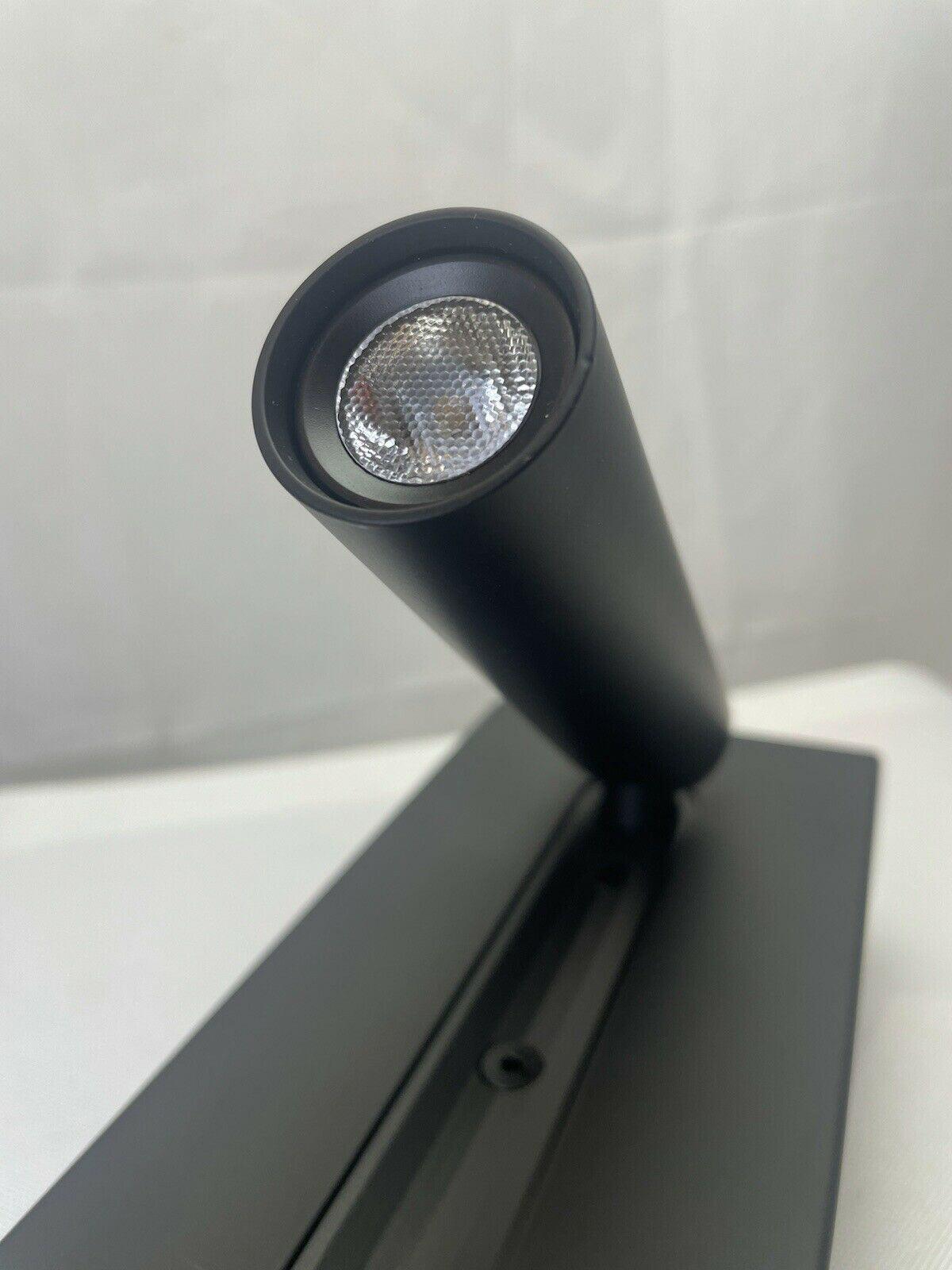 Sothis moderne minimalistische wandlamp in zwart met USB-aansluiting