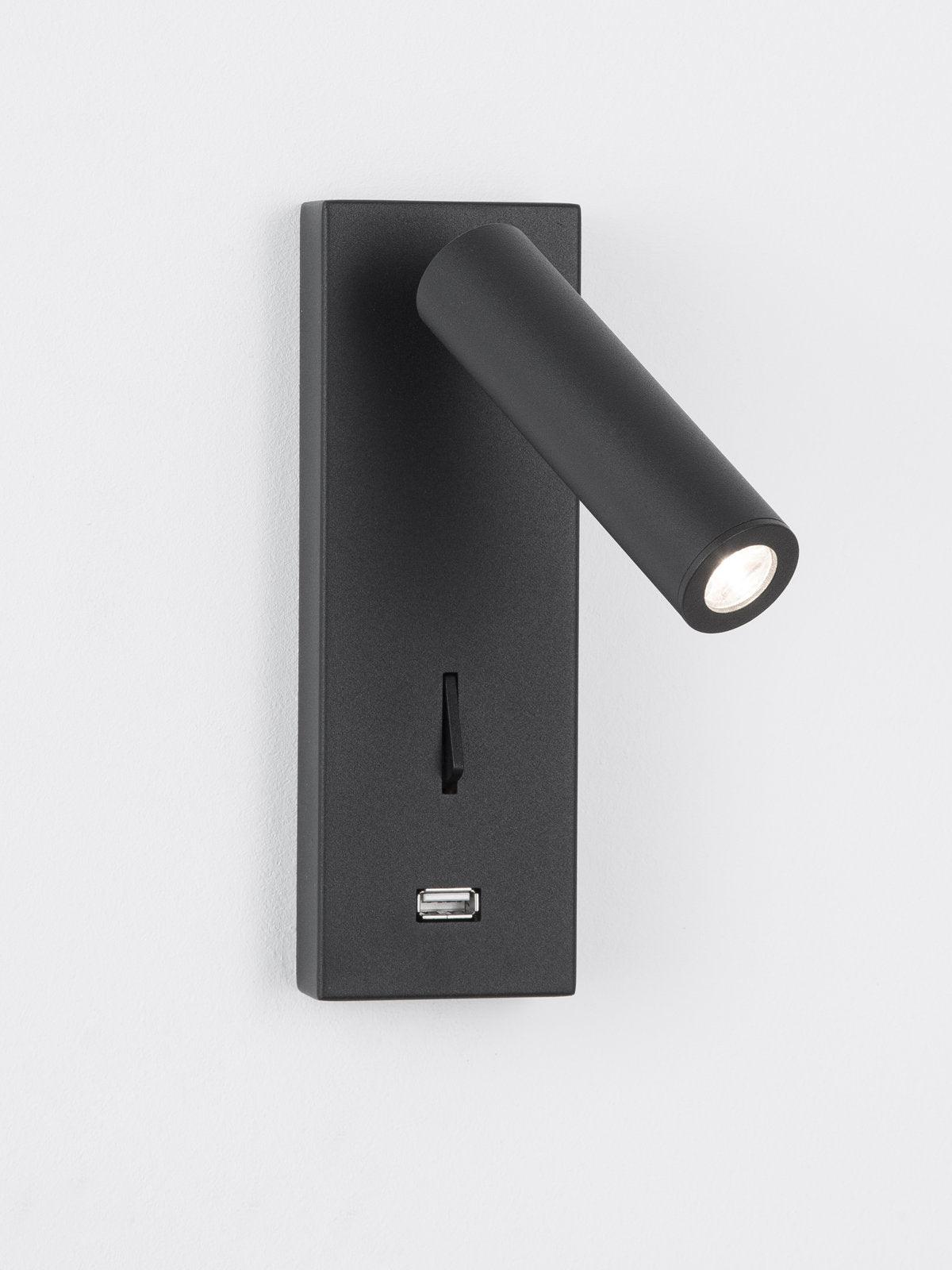 Sothis moderne minimalistische wandlamp in zwart met USB-aansluiting