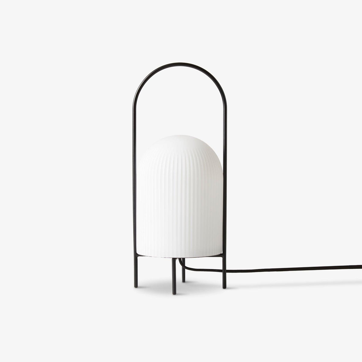 Firaie tafellamp van glas met minimalistisch ontwerp