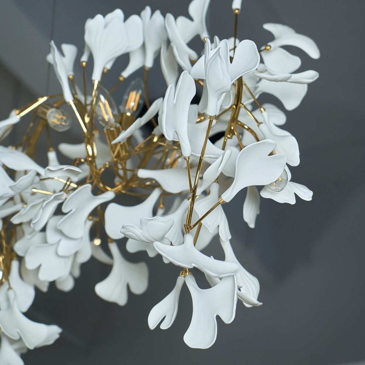 Ririxel hanglamp Gingko keramische bloemblaadjes goud