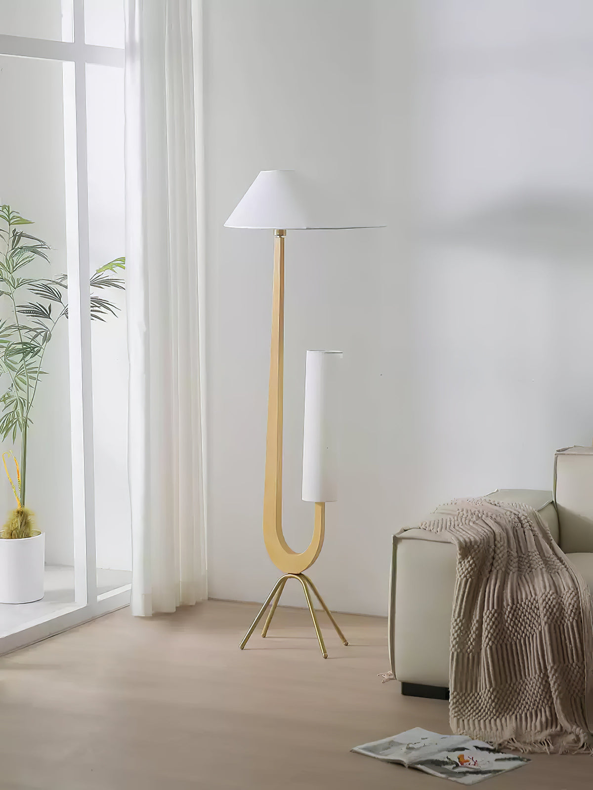 Novael vloerlamp van stof in Scandinavische stijl