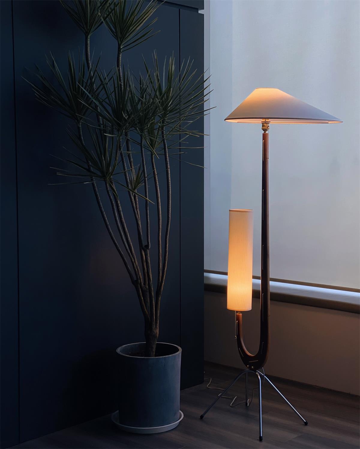 Novael vloerlamp van stof in Scandinavische stijl