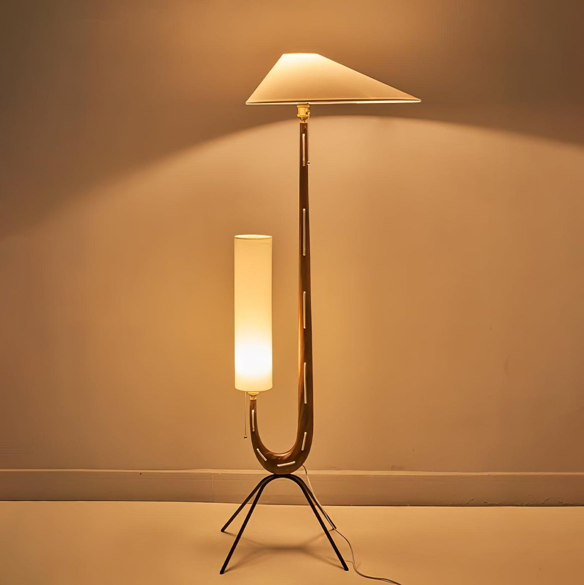 Novael vloerlamp van stof in Scandinavische stijl