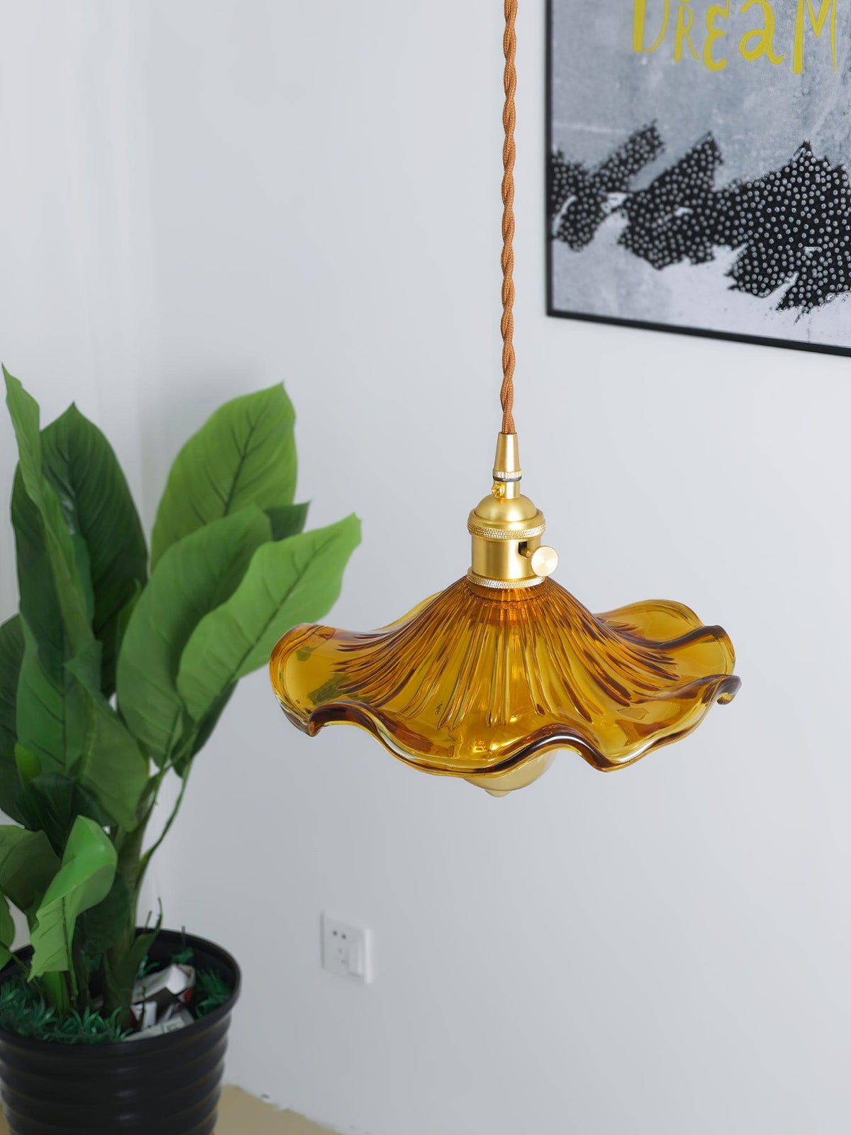 Lioralina Vintage hanglamp van messing en glas met goudkleurige afwerking en heldere kap