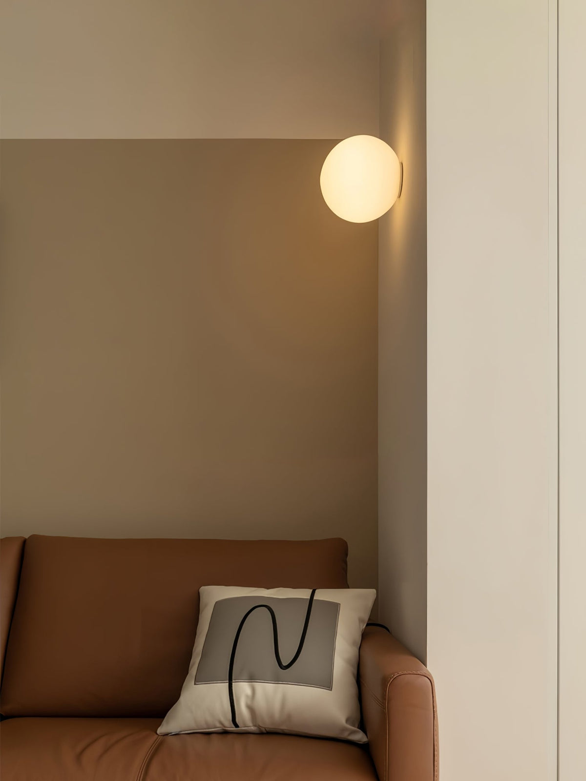 Celorira Moderne minimalistische mini-orb wandlamp van glas