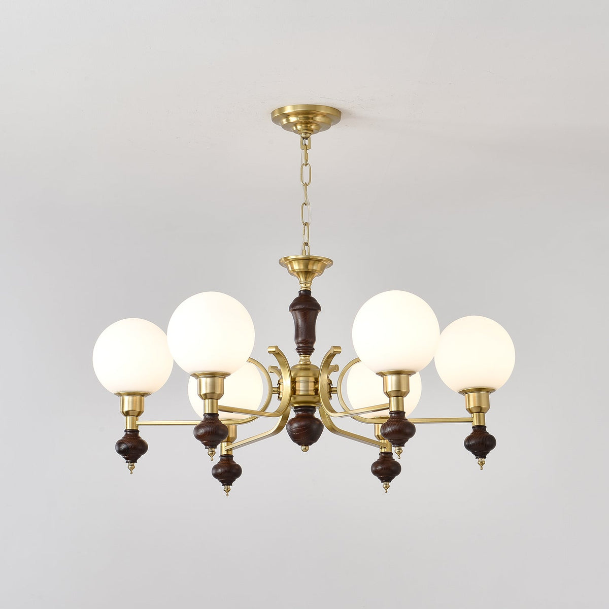 Nesvin Kroonluchter Hout & messing bollen Orb