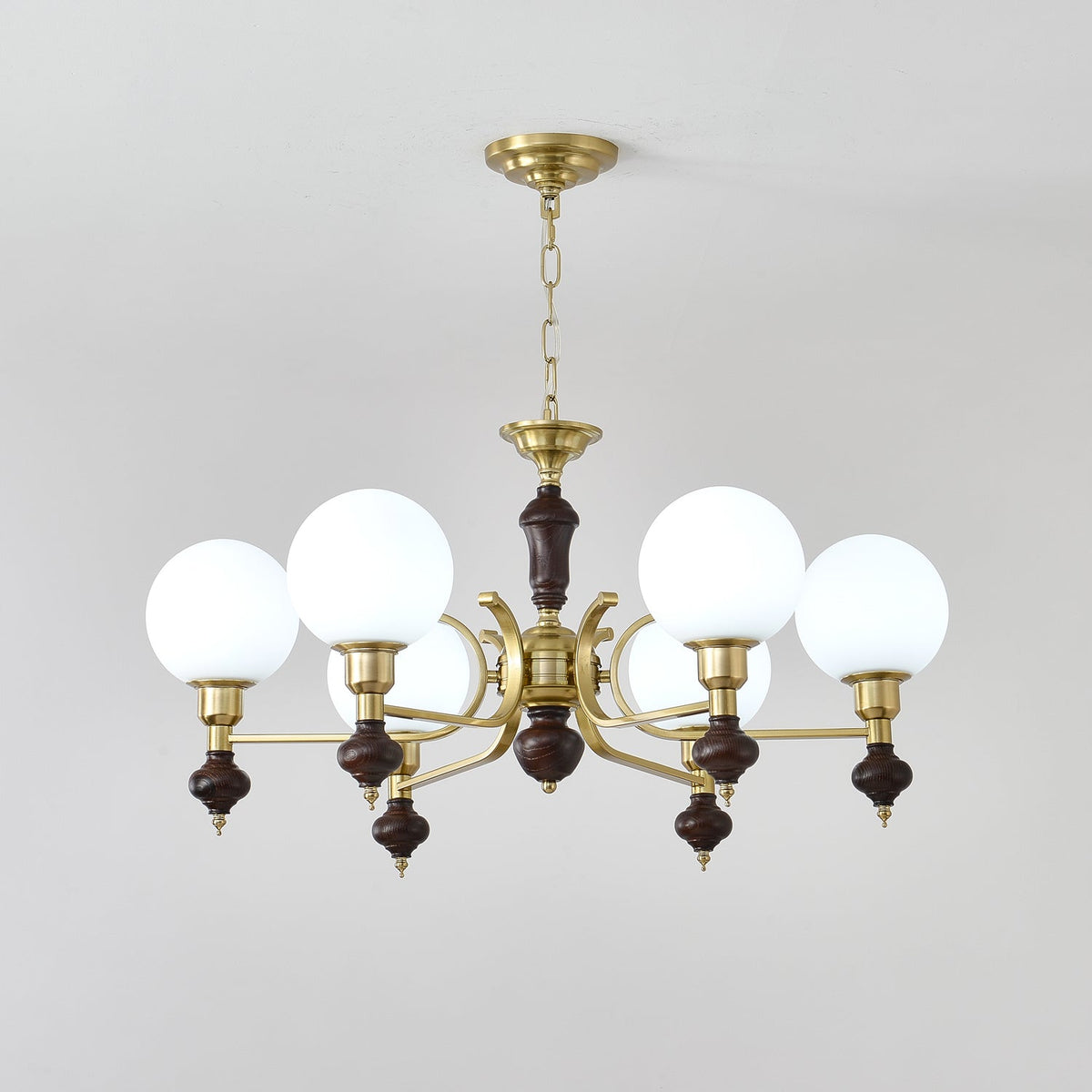 Nesvin Kroonluchter Hout & messing bollen Orb