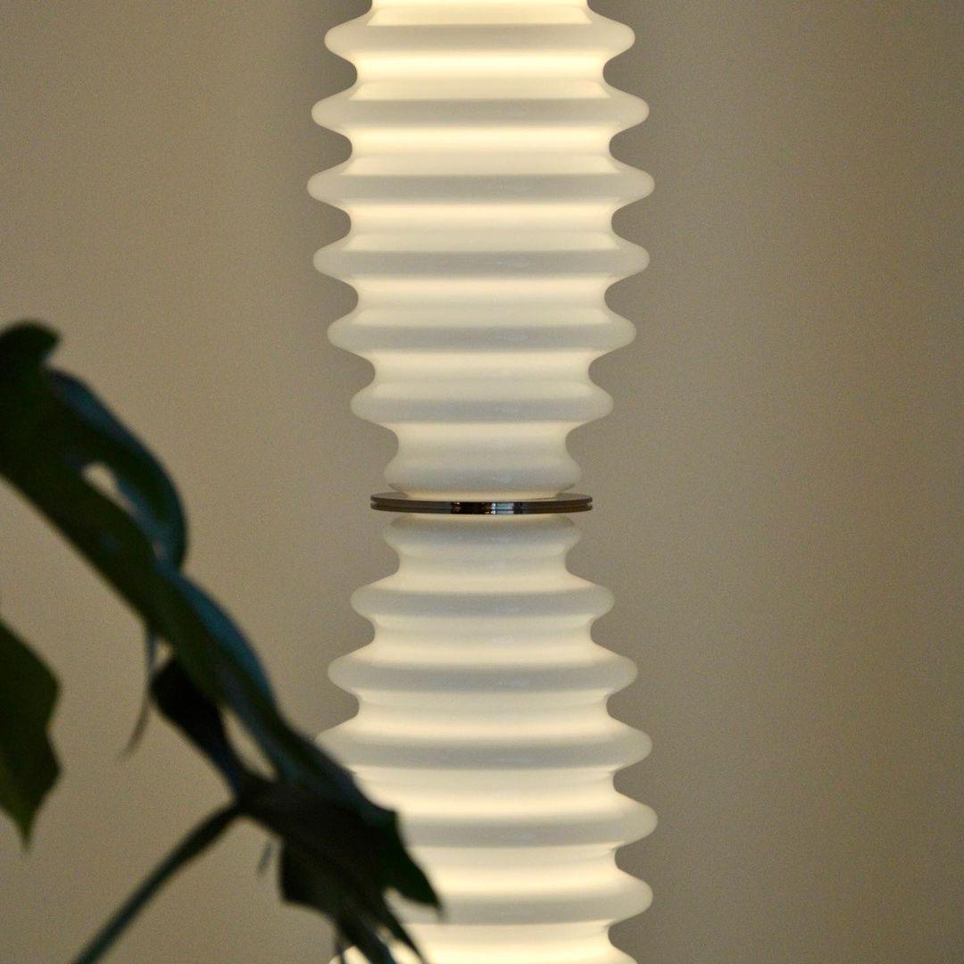 Celerine moderne vloerlamp met glazen kap