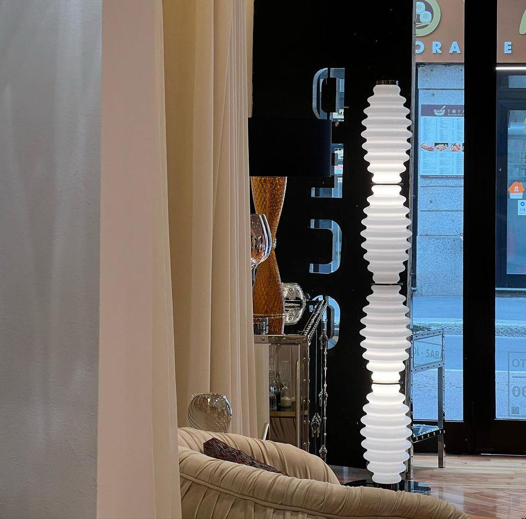 Celerine moderne vloerlamp met glazen kap