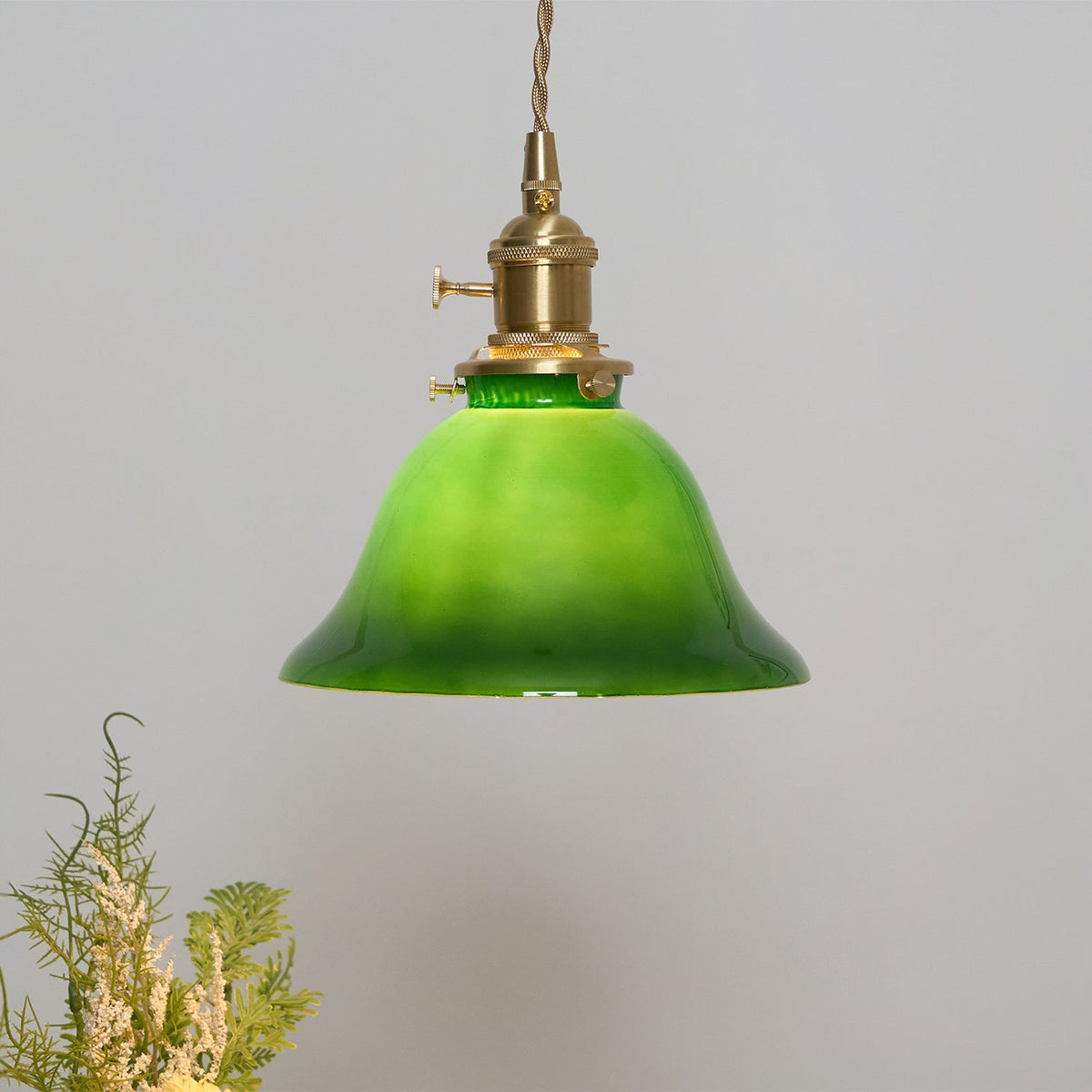 Jovanth Retro hanglamp in messing met groene afwerking