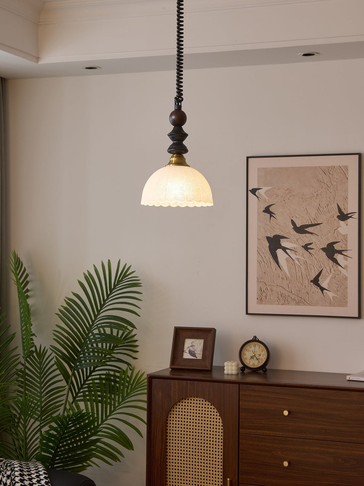 Halcyon Moderne hanglamp van hout met minimalistische boog