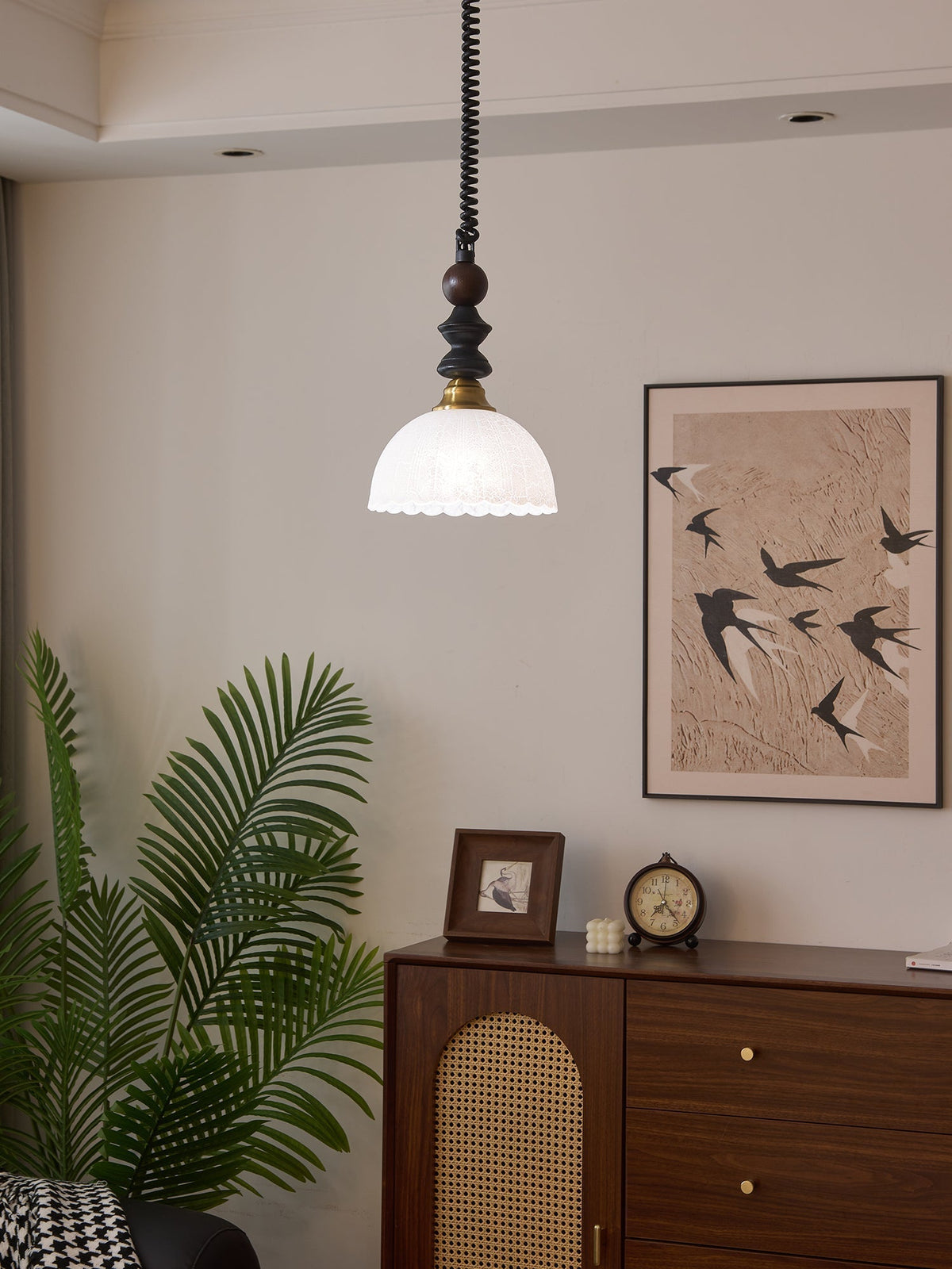 Halcyon Moderne hanglamp van hout met minimalistische boog