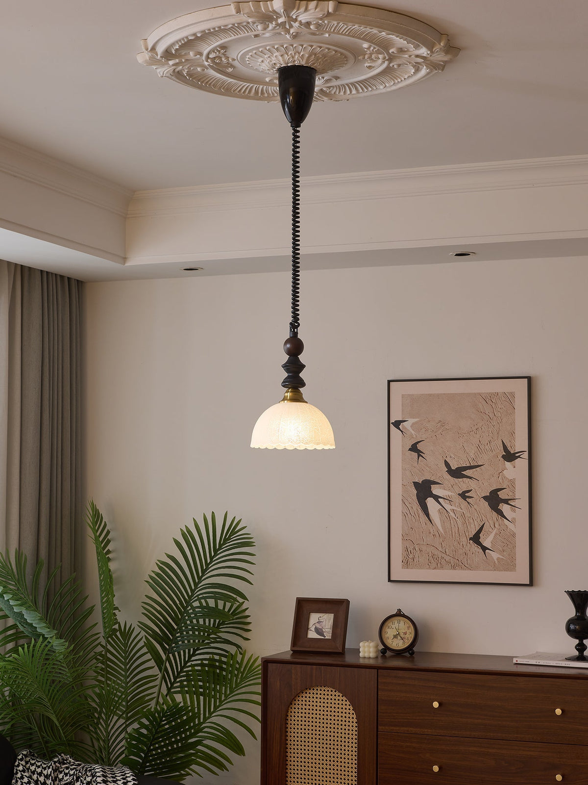 Halcyon Moderne hanglamp van hout met minimalistische boog