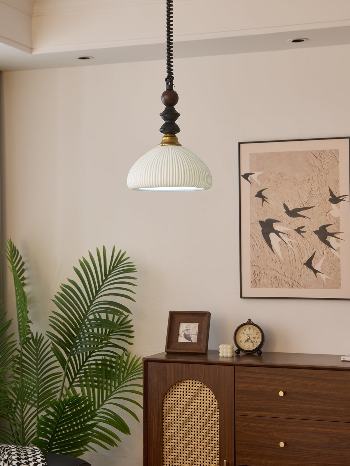 Halcyon Moderne hanglamp van hout met minimalistische boog