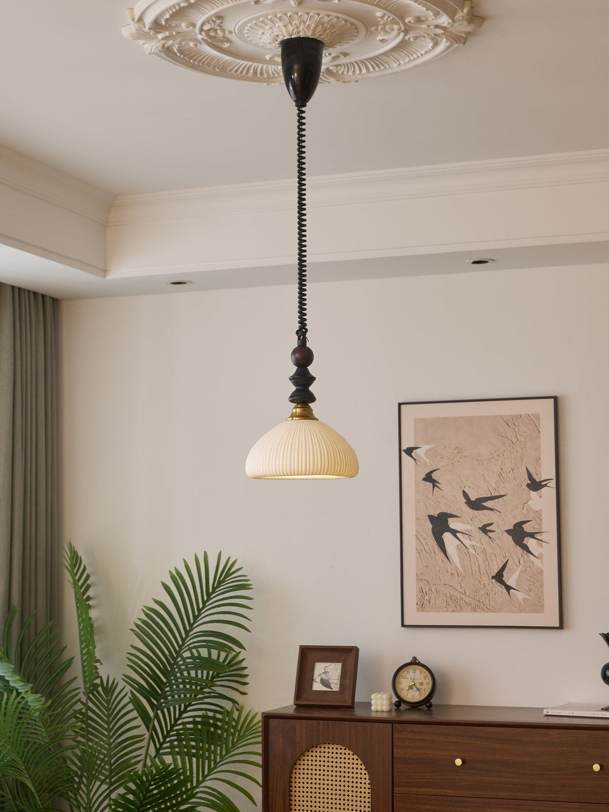 Halcyon Moderne hanglamp van hout met minimalistische boog