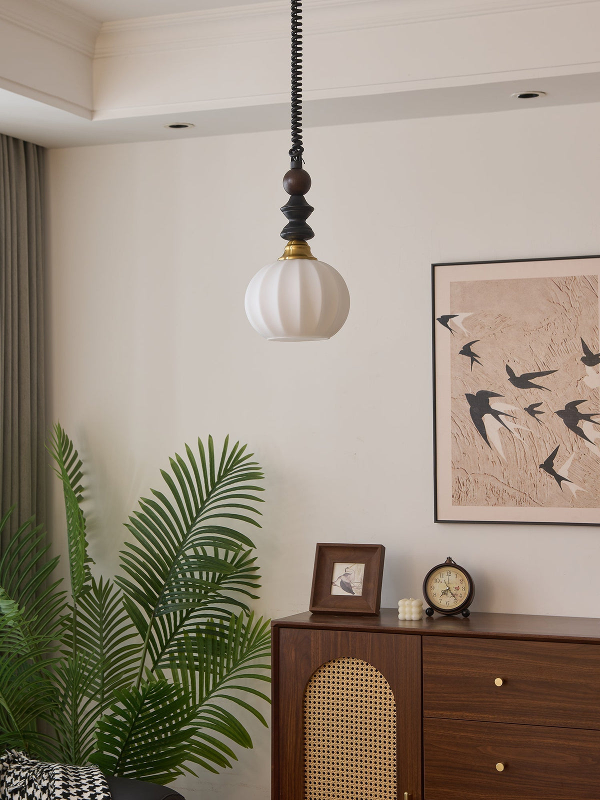 Halcyon Moderne hanglamp van hout met minimalistische boog
