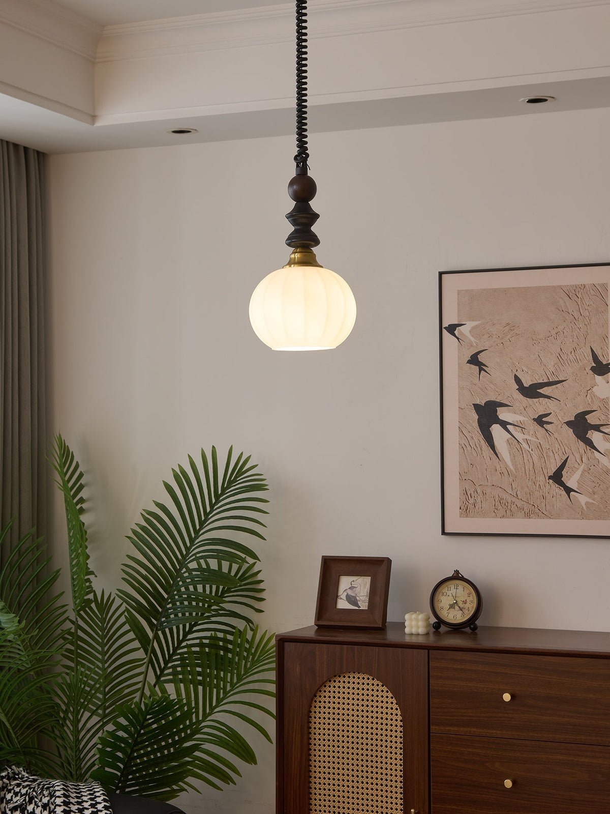 Halcyon Moderne hanglamp van hout met minimalistische boog