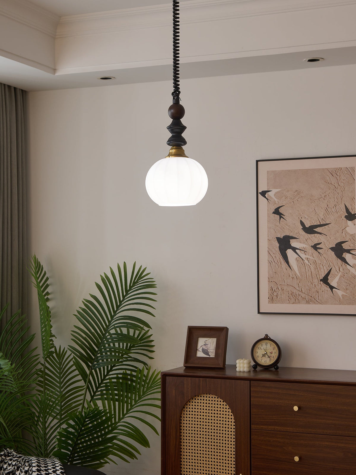 Halcyon Moderne hanglamp van hout met minimalistische boog