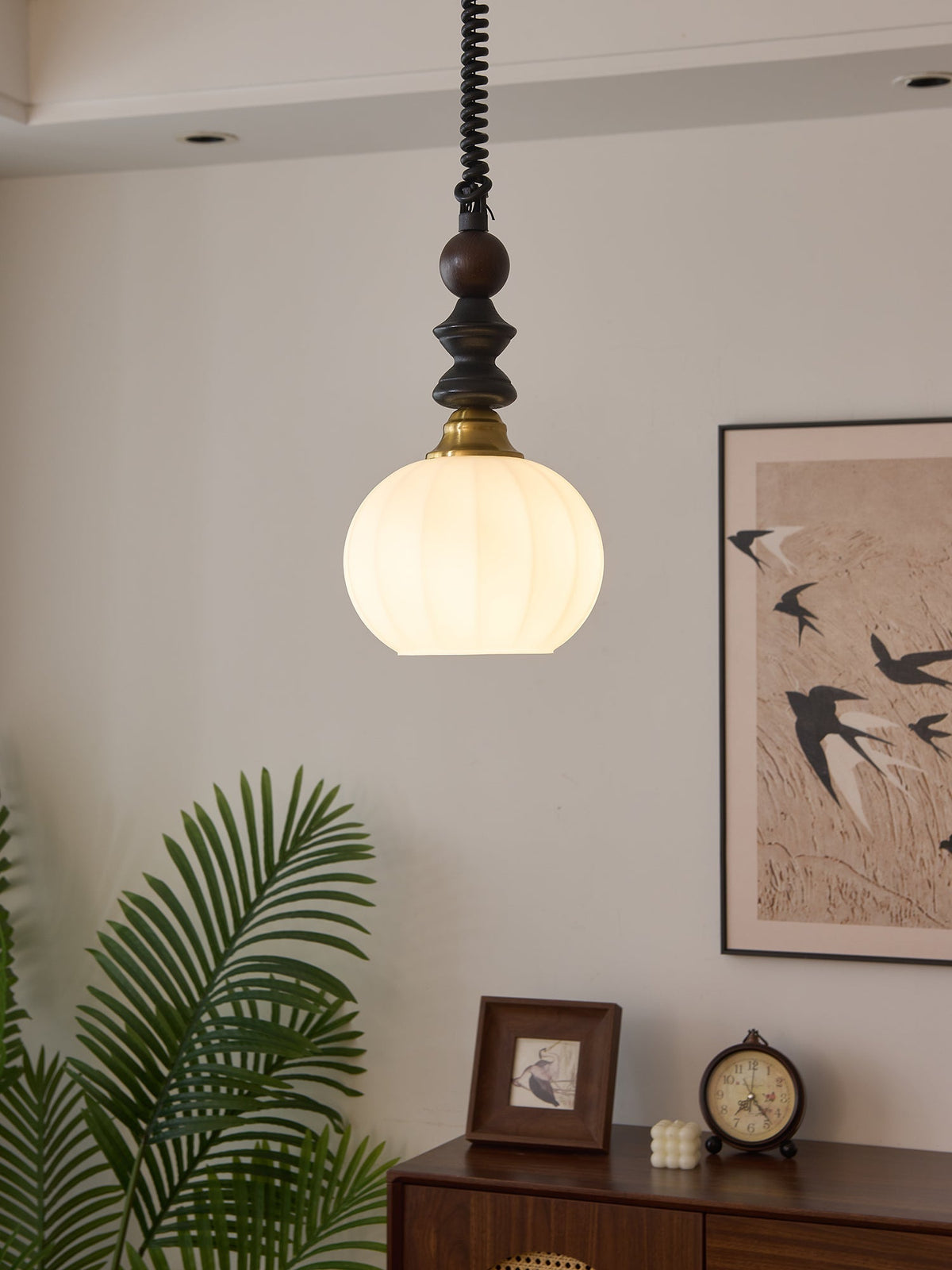 Halcyon Moderne hanglamp van hout met minimalistische boog