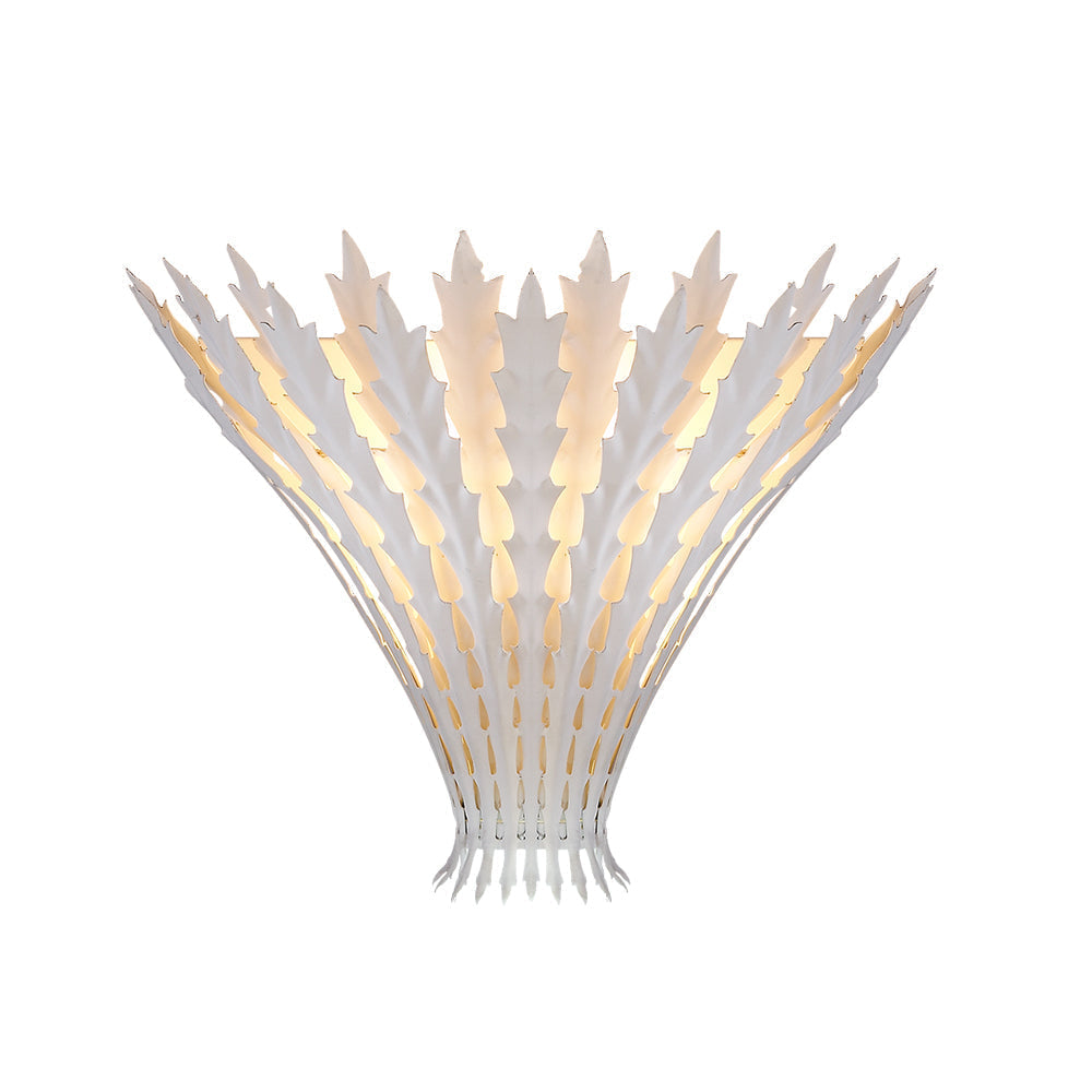 Hampton wandlamp met handgemaakte bladmotief en elegante afwerking