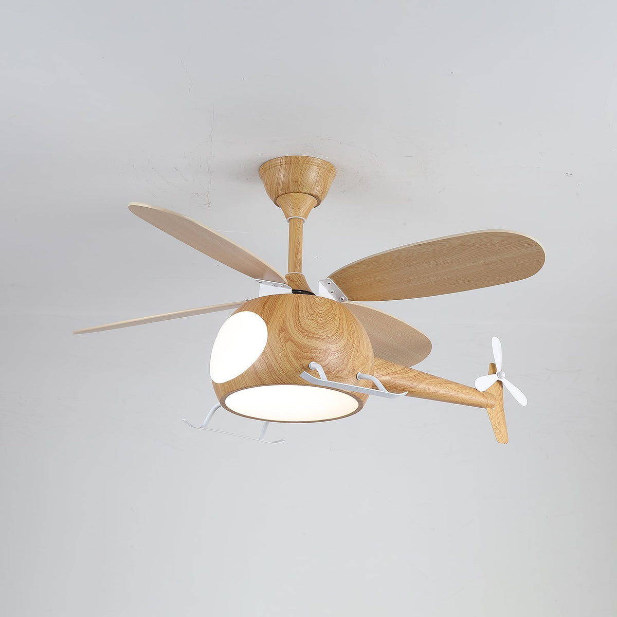 Aviara Moderne plafondventilator met verlichting van walnoothout voor kinderen