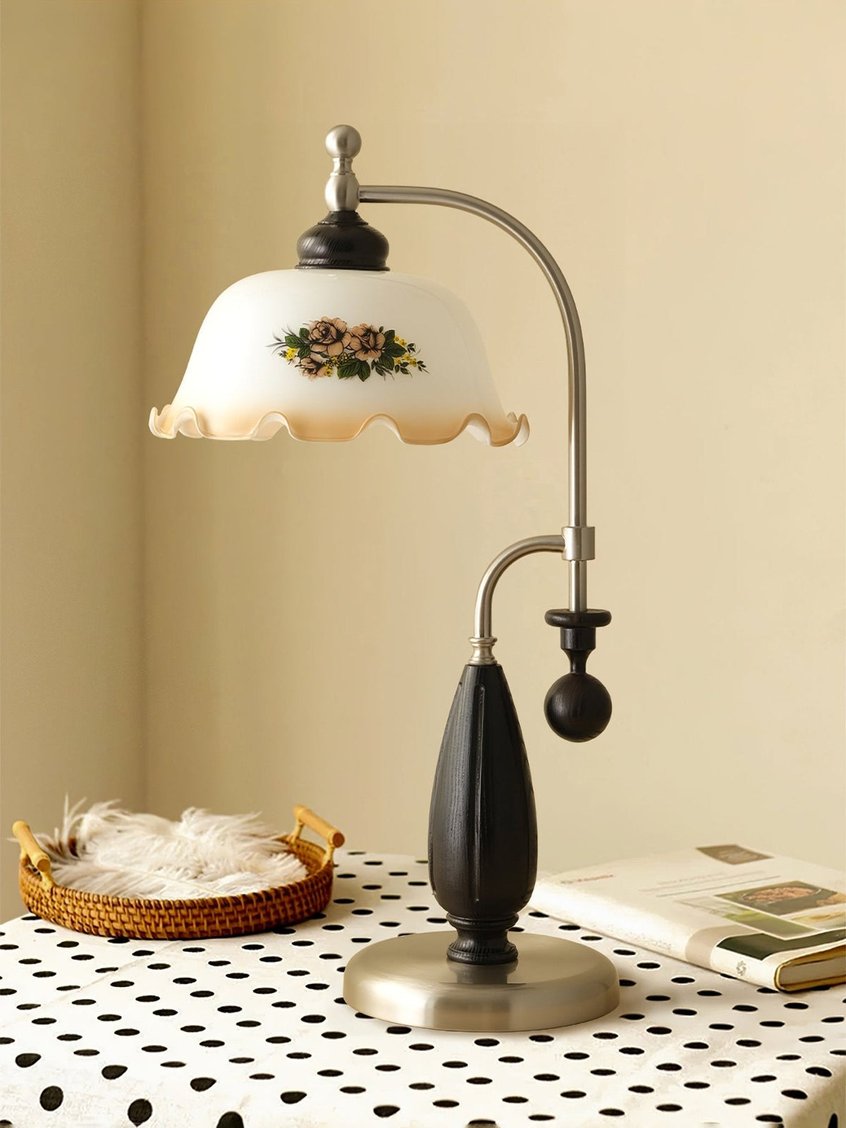 Sylorette tafellamp van walnoothout in vintage stijl