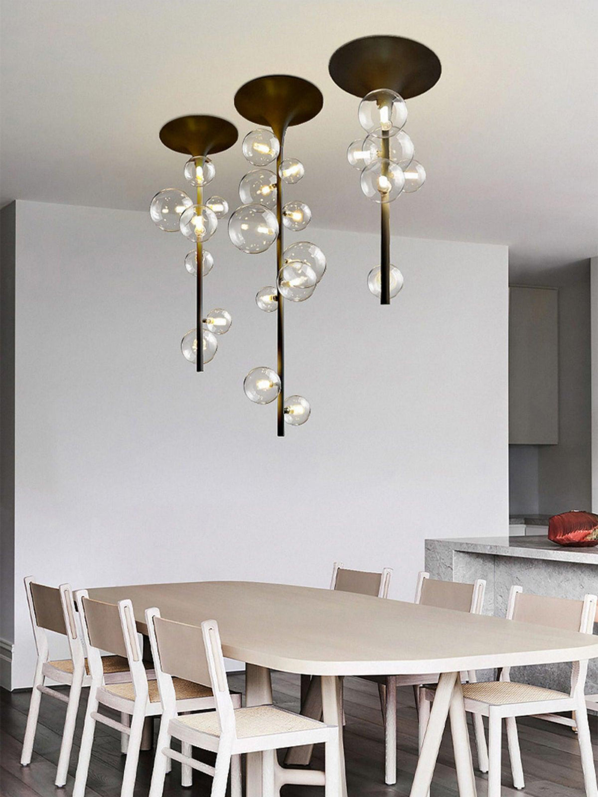 Celeina hanglamp van messing met cascaderend glas voor de gang