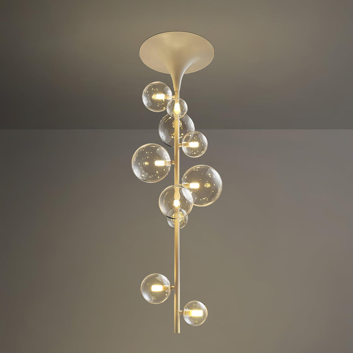 Celeina hanglamp van messing met cascaderend glas voor de gang