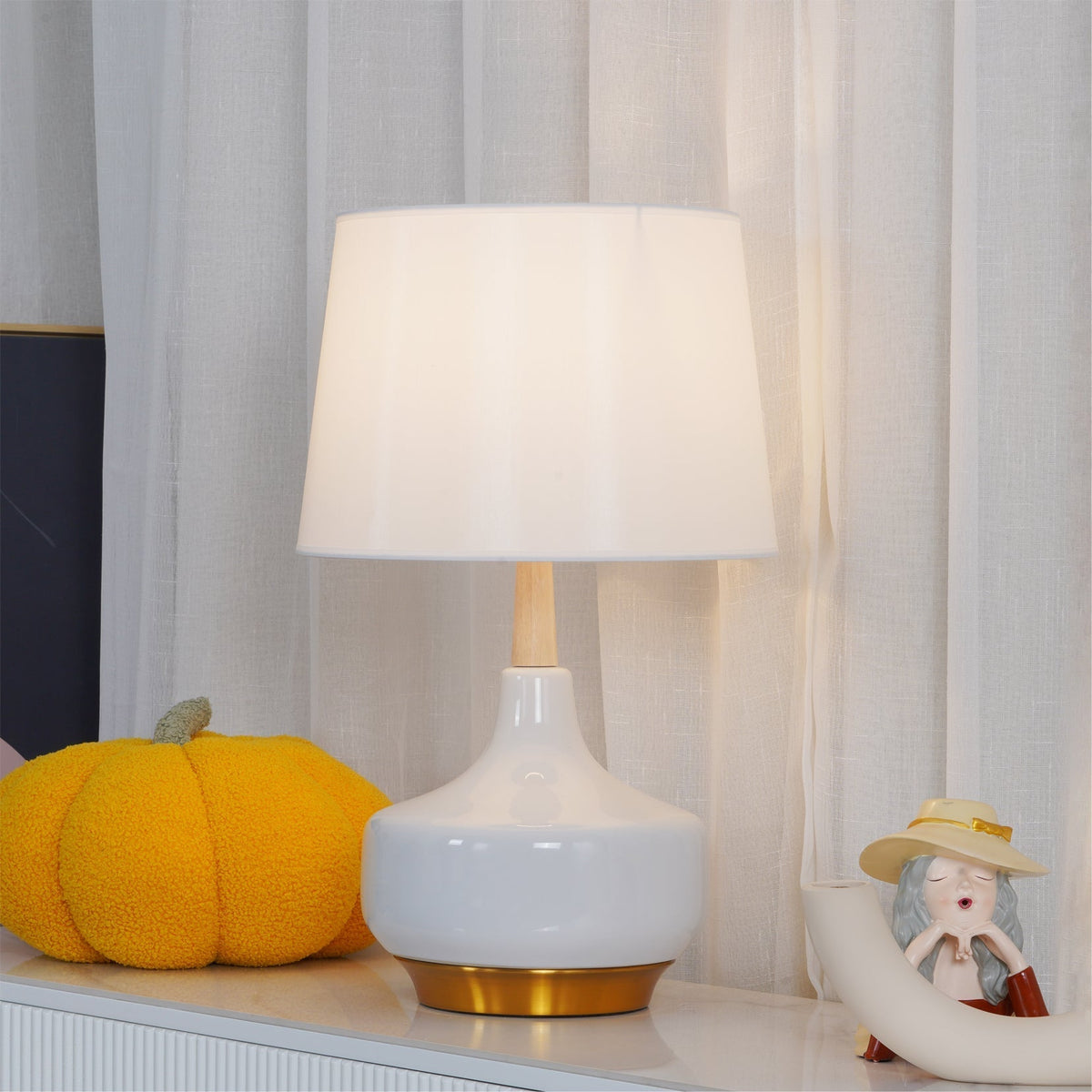 Lennon Minimalistische tafellamp van hars