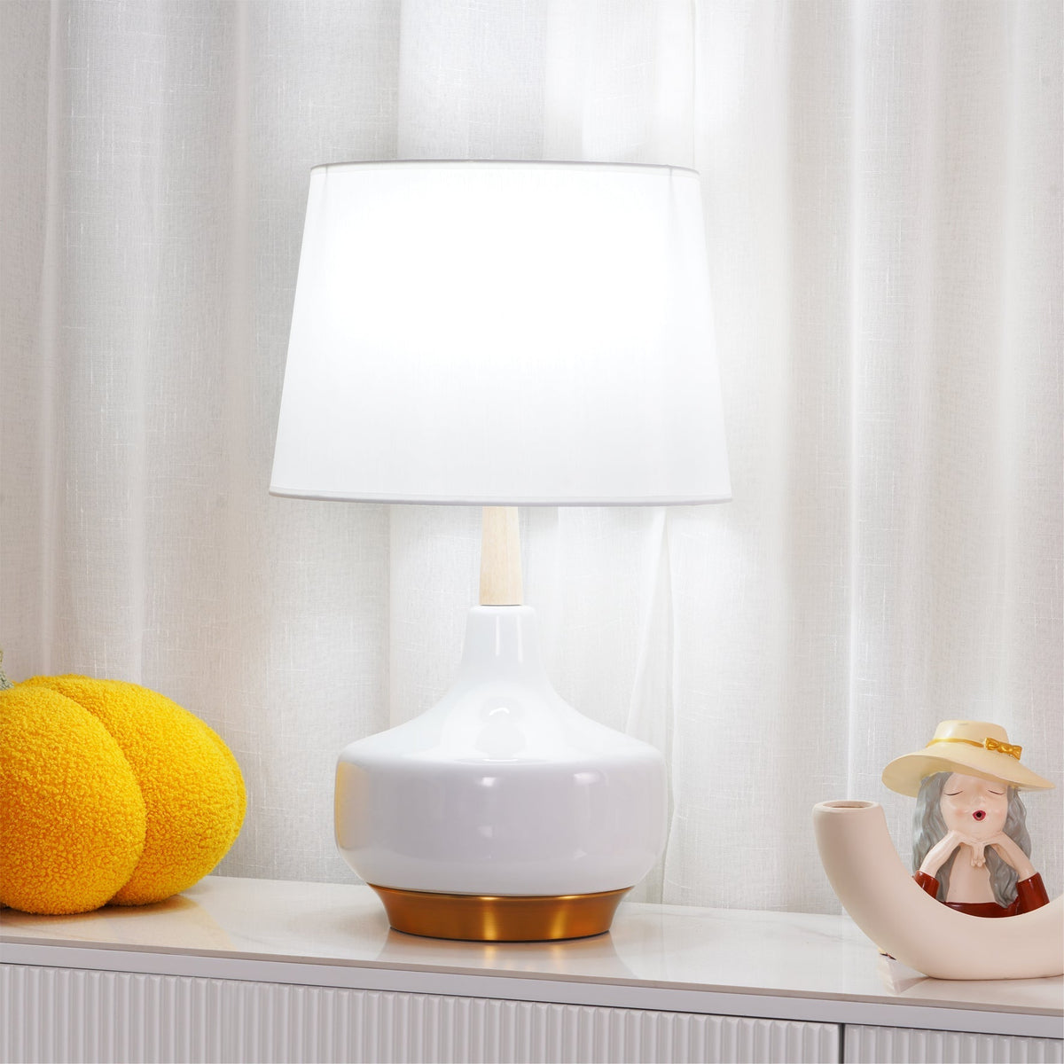 Lennon Minimalistische tafellamp van hars