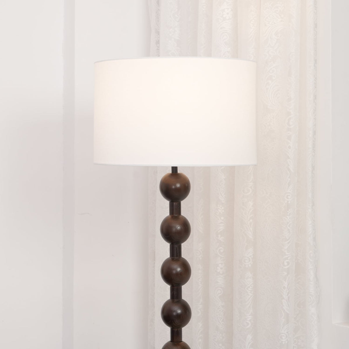 Paston houten vloerlamp met stoffen kap