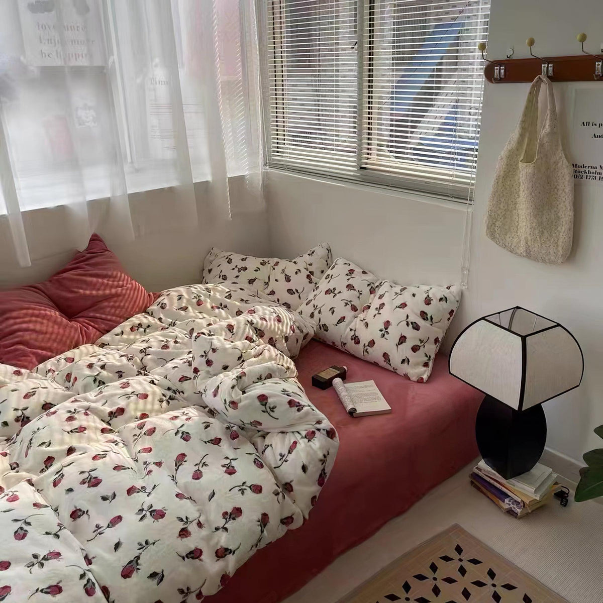 Alux Minimalistische tafellamp van textiel