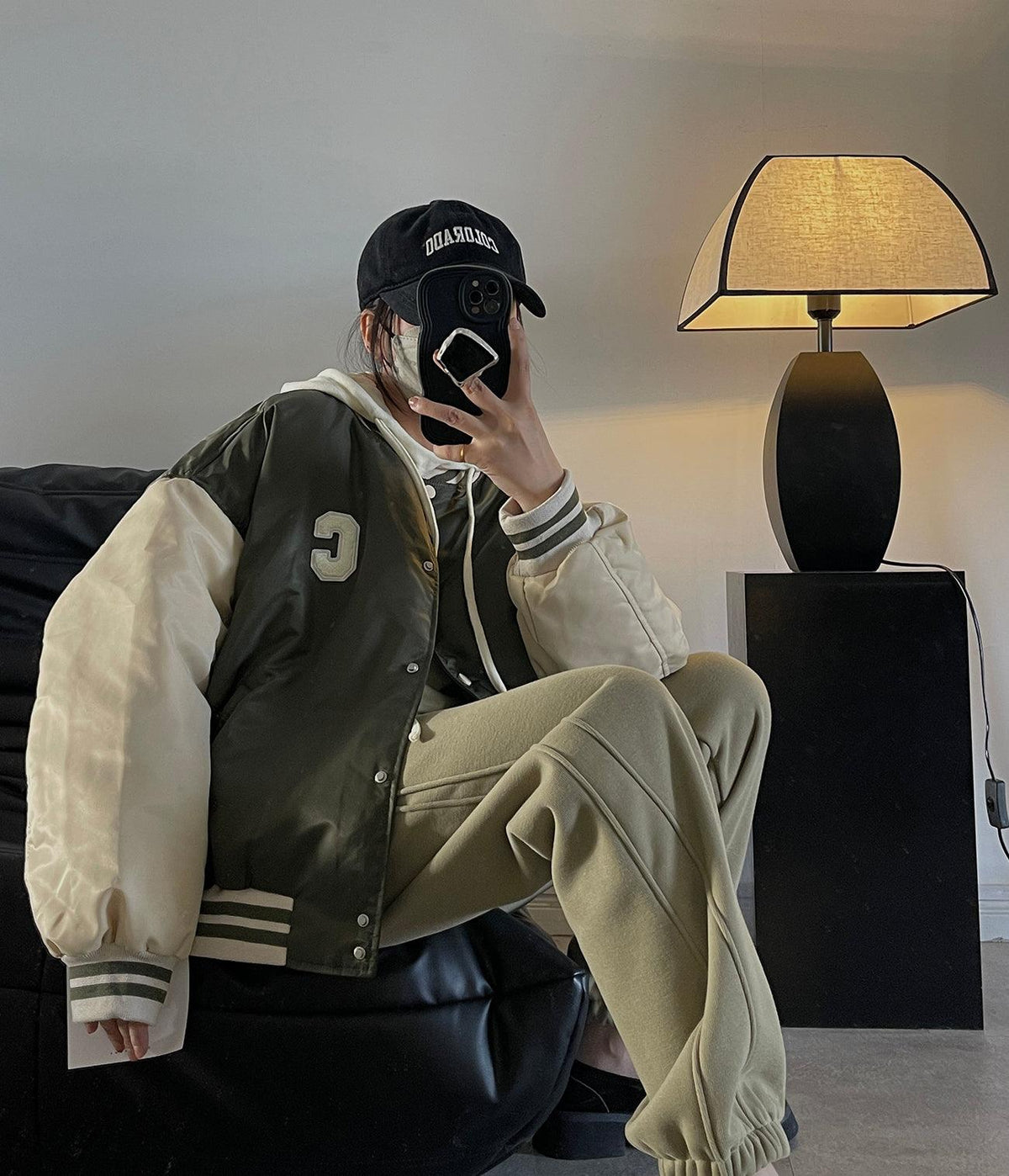 Alux Minimalistische tafellamp van textiel