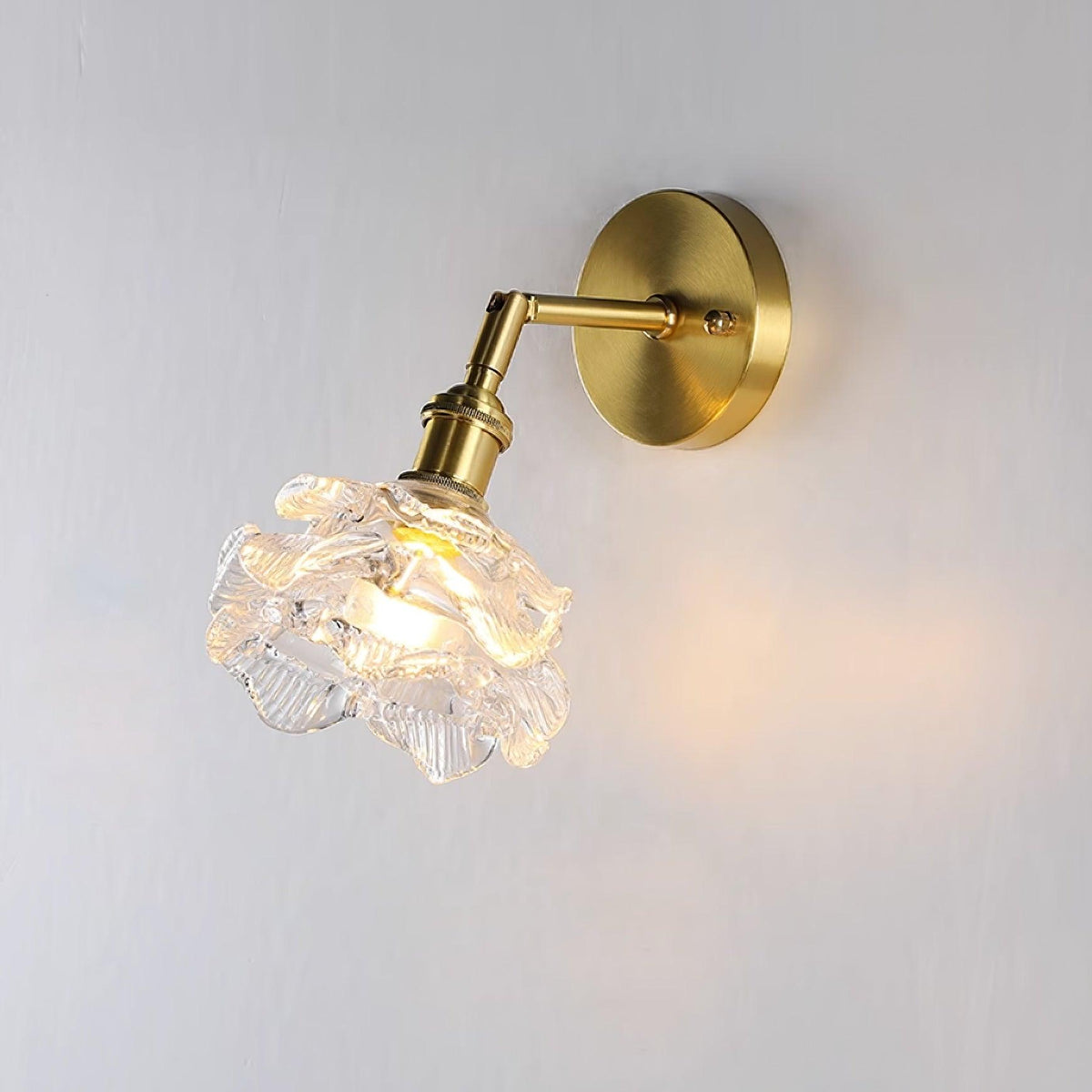 Petal Vintage messing wandlamp met bloemblaadjes