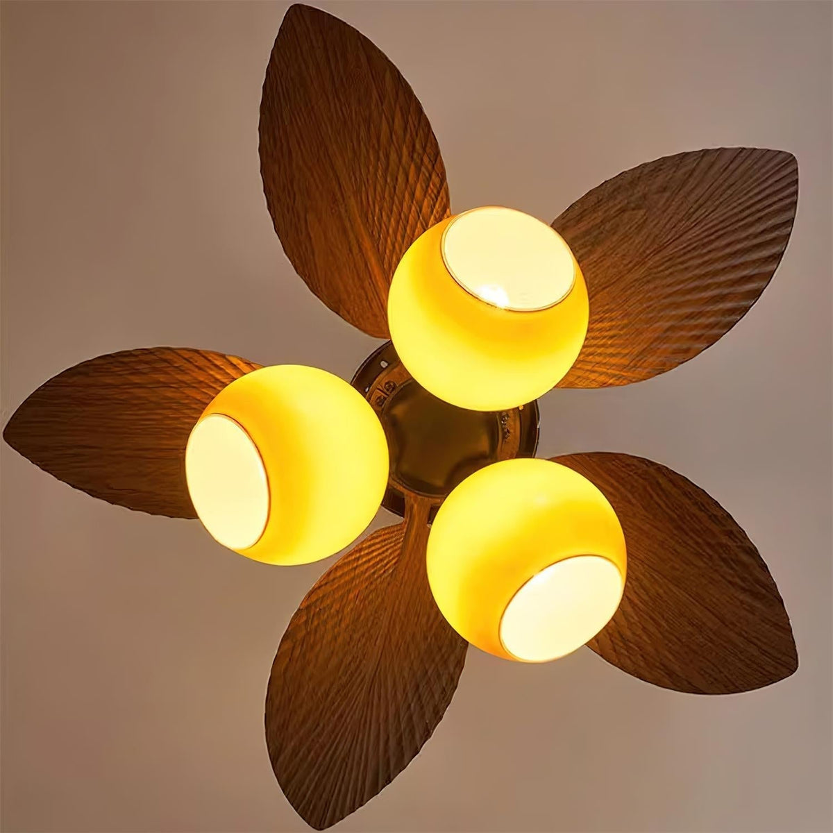 Avenineria plafondventilator met verlichting