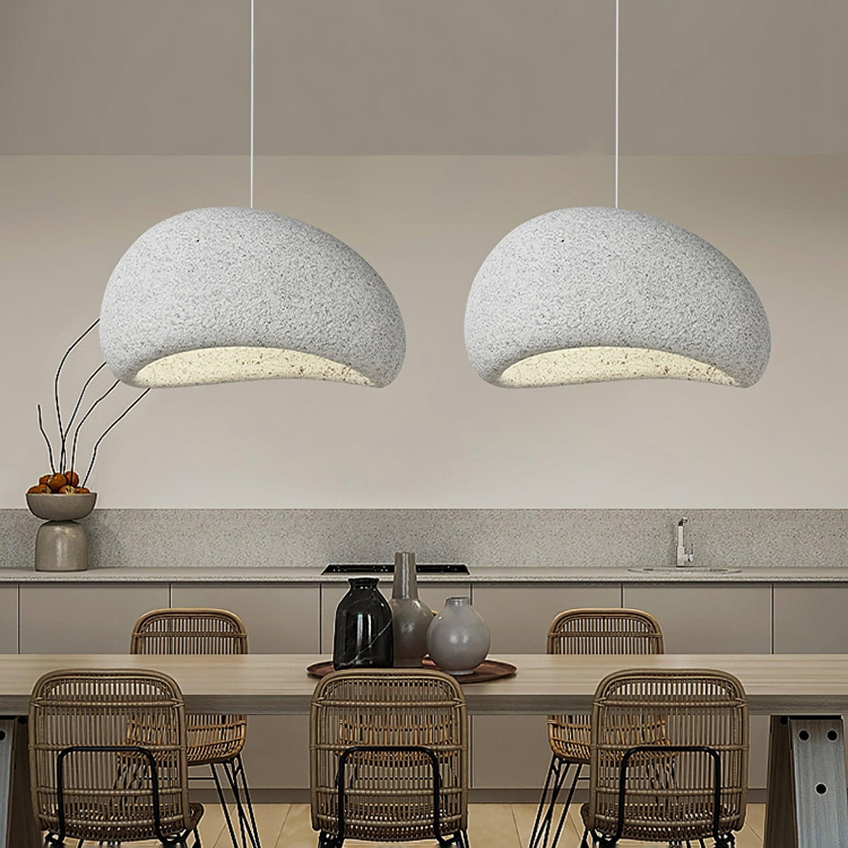 Tsukiyo Wabi-Sabi hanglamp met onregelmatige gebogen kap en gespikkelde textuur