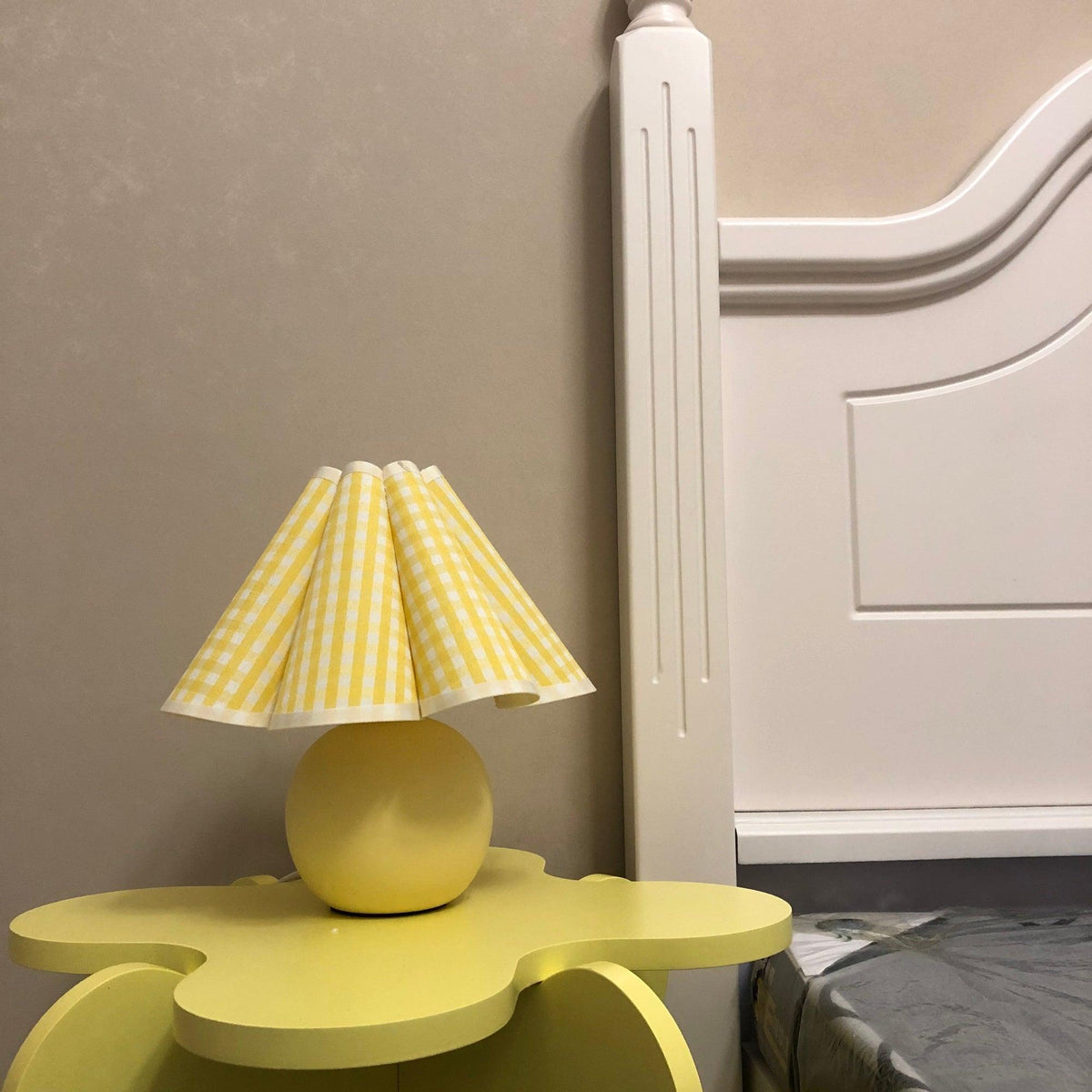 Nirixon whimsische tafellamp met stoffen kap