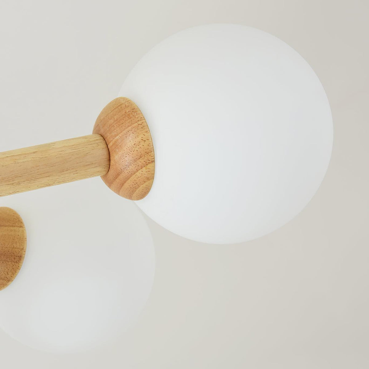 Kalds Kroonluchter Houten bollen Minimalistisch Natuurlijk