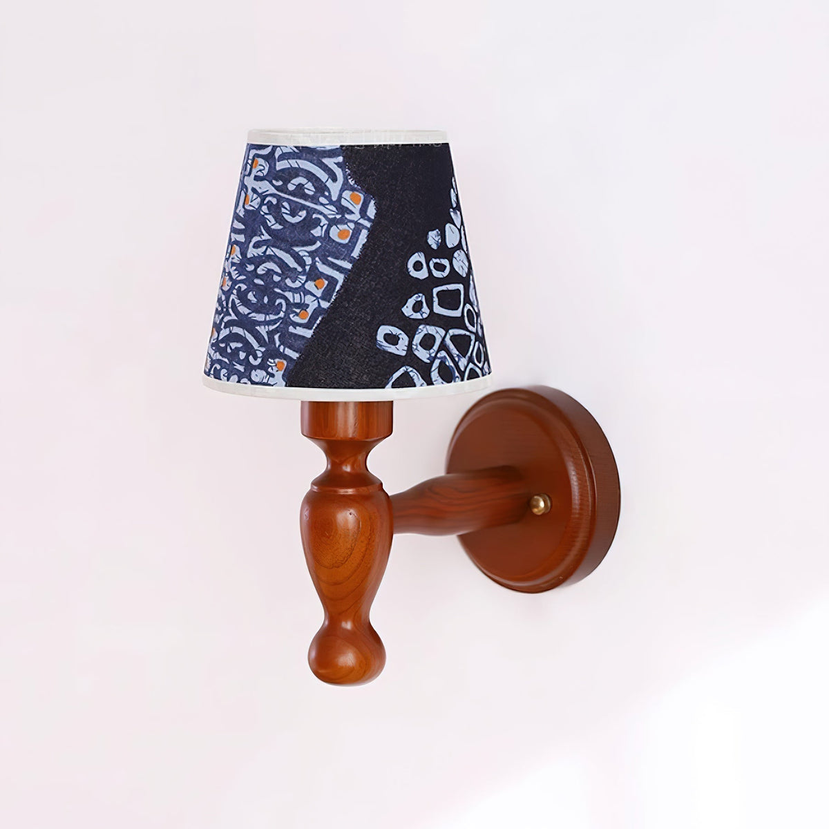 Orbel Mapleleaf wandlamp met houten element