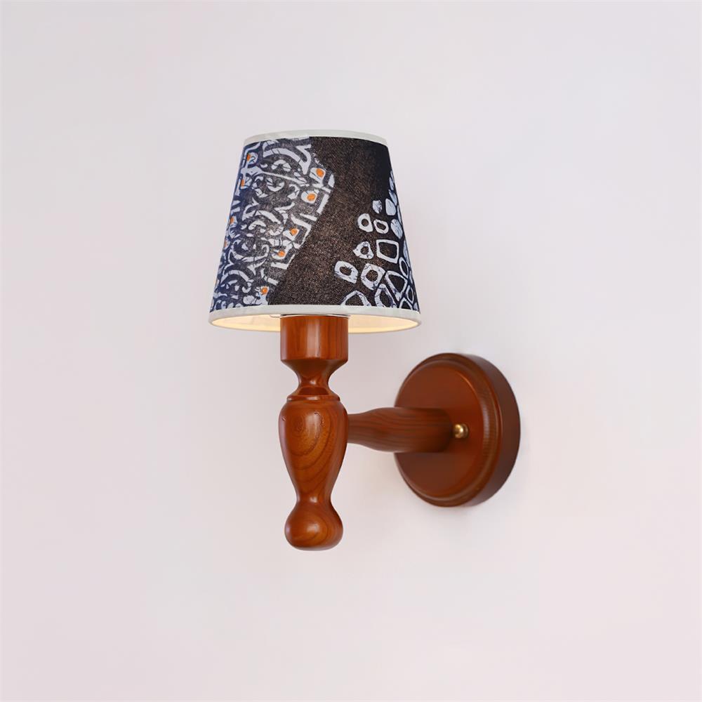 Orbel Mapleleaf wandlamp met houten element