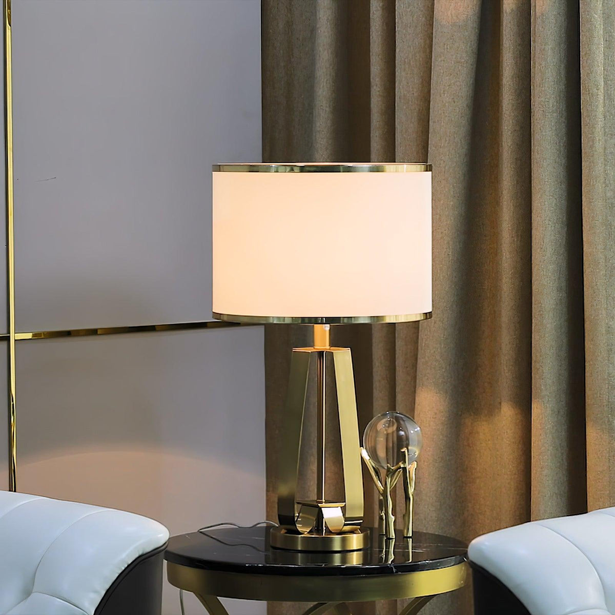 Linorira luxe stof tafellamp in goud