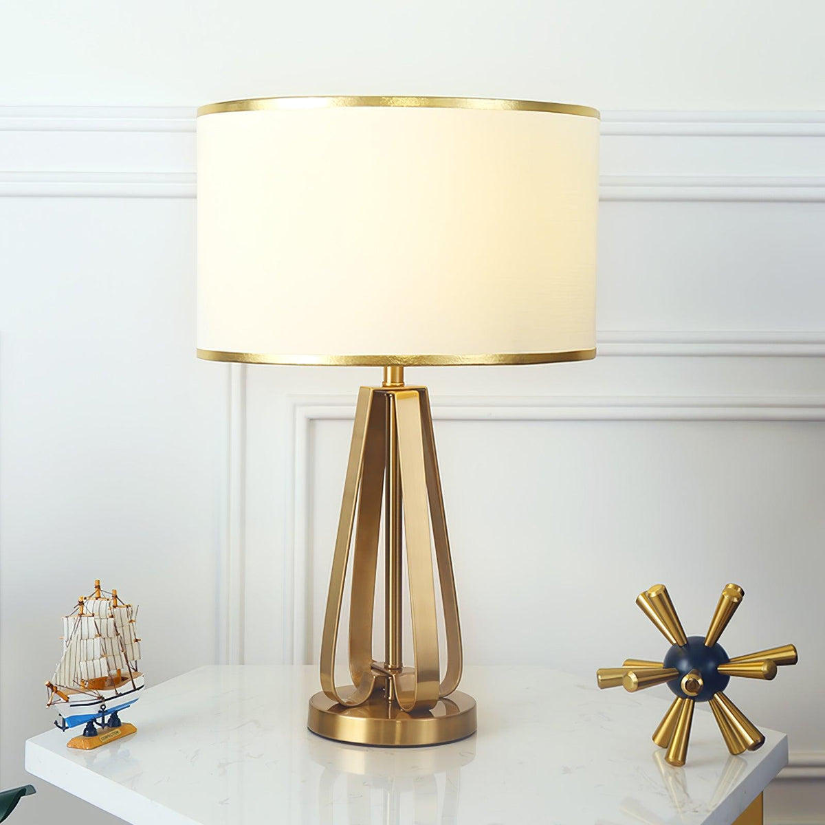 Linorira luxe stof tafellamp in goud