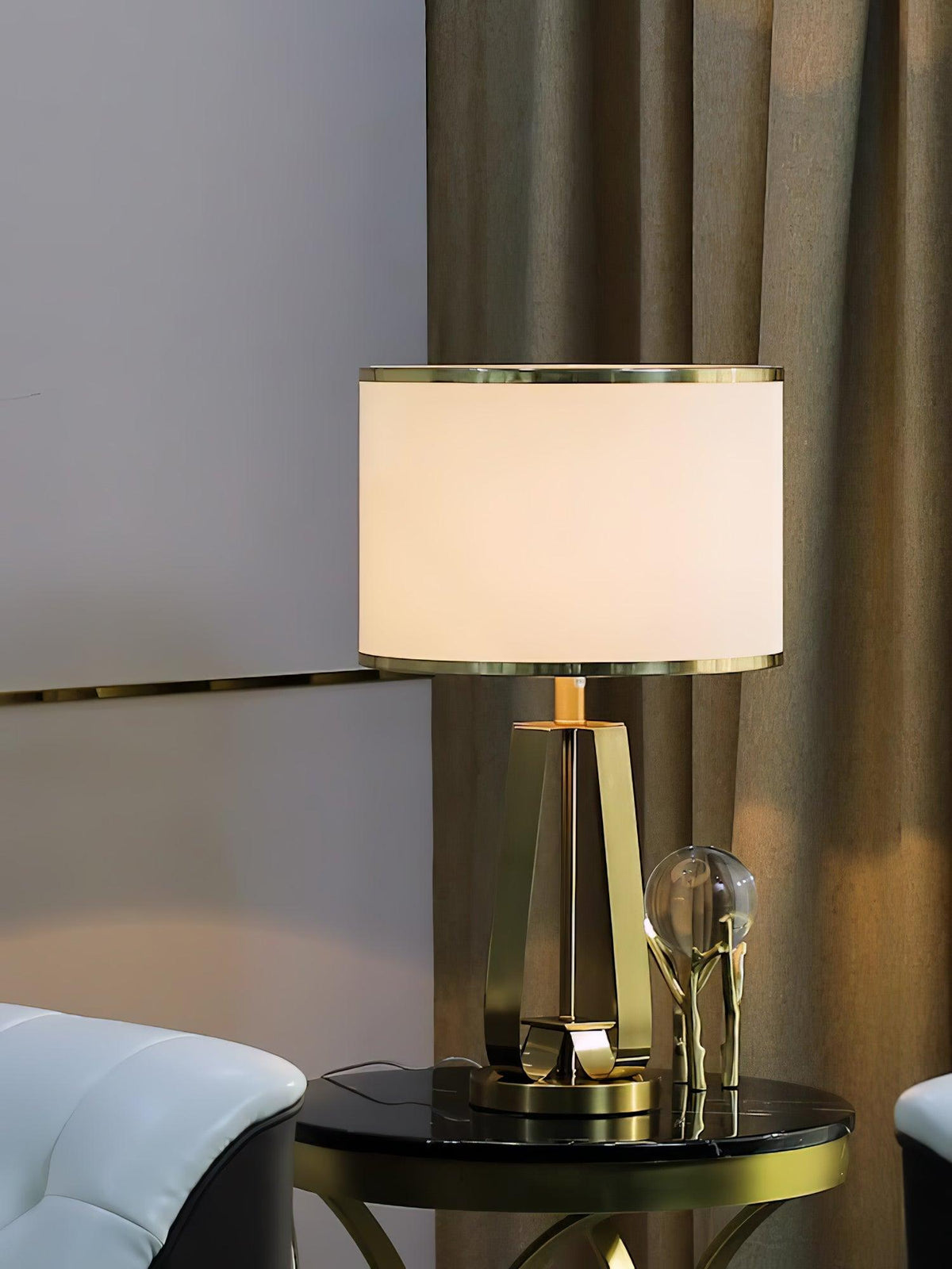 Linorira luxe stof tafellamp in goud