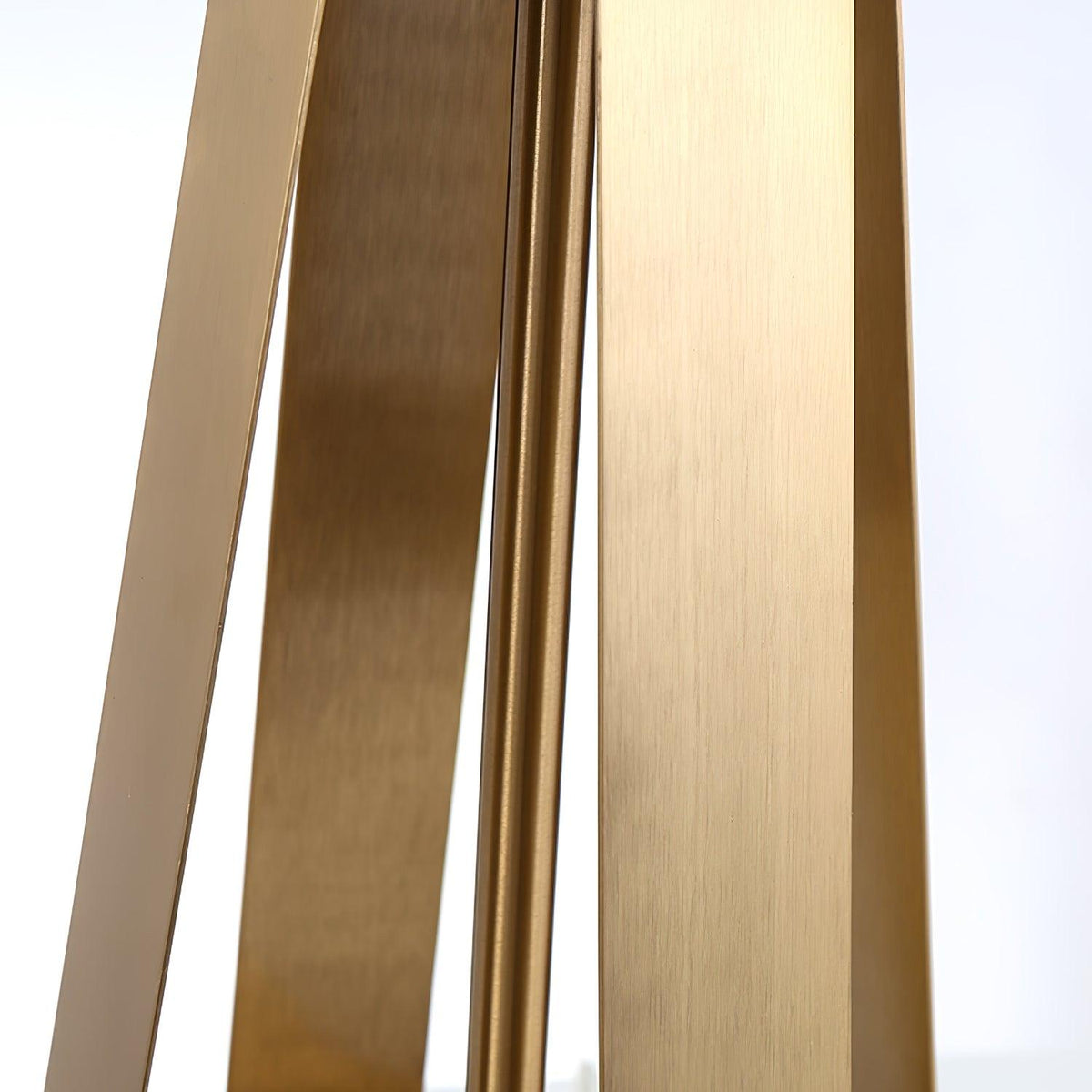 Linorira luxe stof tafellamp in goud