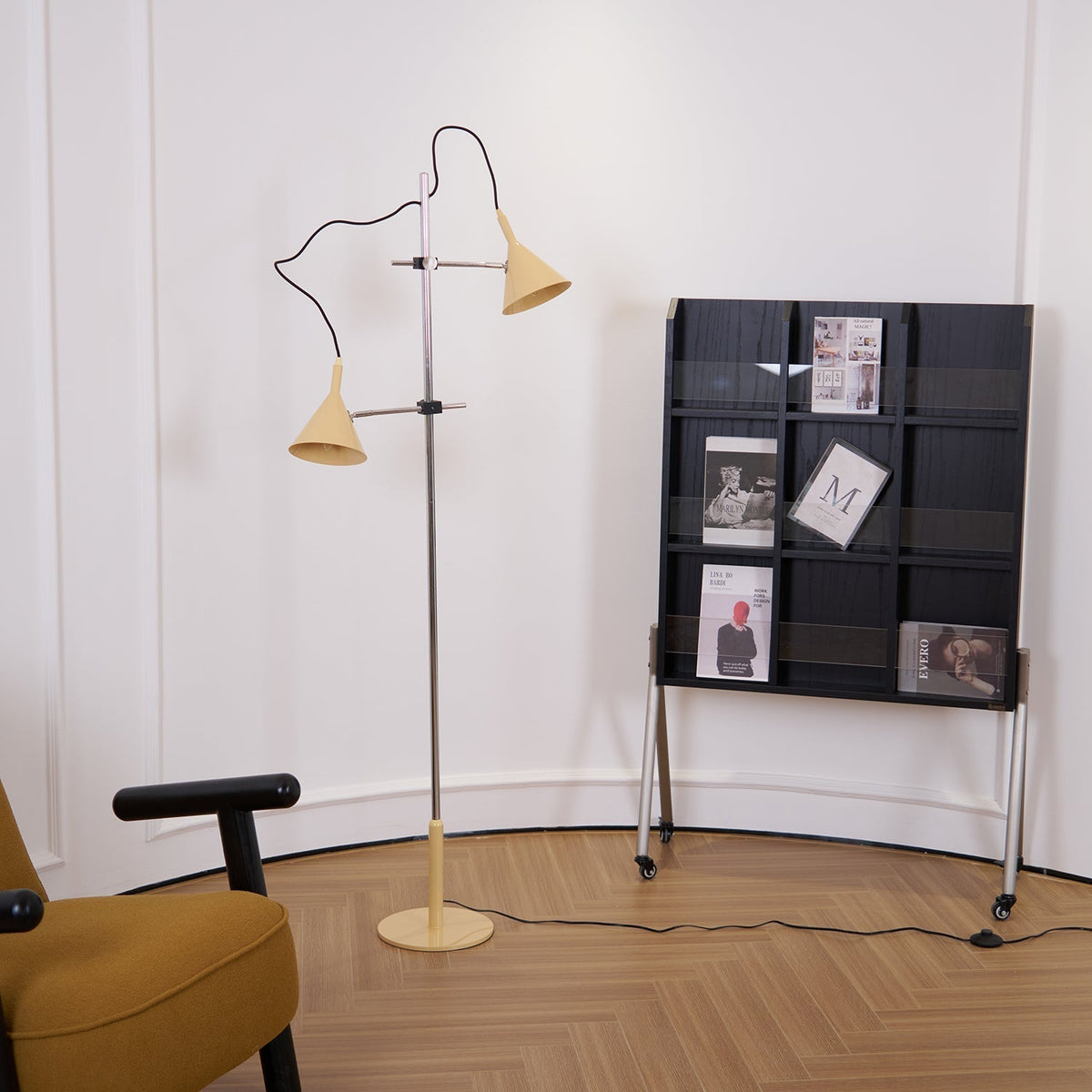 Elys moderne vloerlamp in chroom en beige